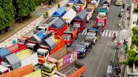 Aksi demonstrasi sopir truk ODOL - Istimewa