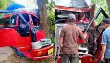 Elf tabrak pohon di Lengkong, Sukabumi - Istimewa