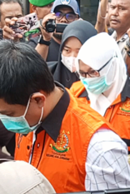 Tersangka korupsi truk sampah, 2 pejabat DLH Kabupaten Sukabumi ditahan Kejari
