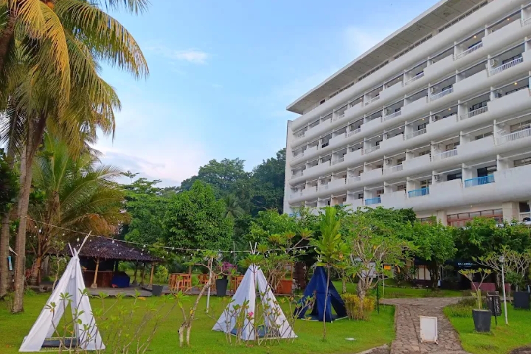 Halaman Grand Inna Samudra Beach