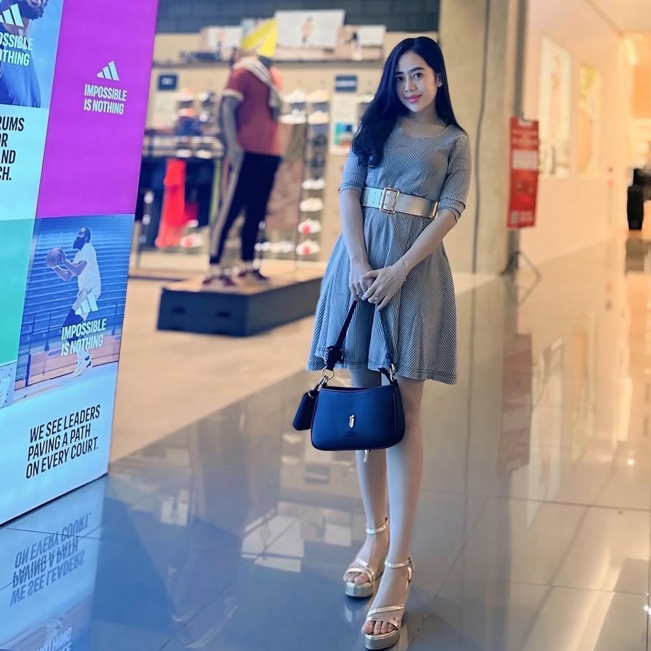 Profil Kanaya Whu, vokalis MK9 dibentuk Dedi Mulyadi, cantik dengan 5 busana kasual 3 Kanaya WHU