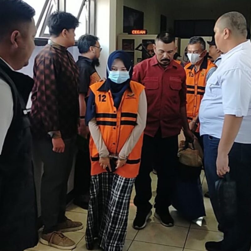 Tersangka korupsi truk sampah DLH Kabupaten Sukabumi - Ist