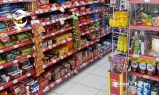 Membanding jumlah minimarket, supermarket dan kios pasar di Kota Sukabumi