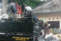 Petugas kebersihan Kabupaten Sukabumi - Istimewa