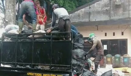 Petugas kebersihan Kabupaten Sukabumi