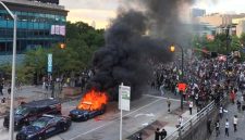 Rusuh! Los Angeles membara, Gubernur California serukan warga lawan Presiden Trump - Istimewa