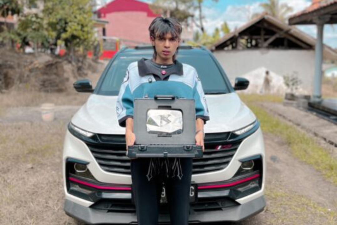Sunanda Rahmat Hidayat, YouTuber 12 juta subscriber asal Sukabumi ingin jadi terkaya di kampung 1 Sunanda Rahmat Hidayat