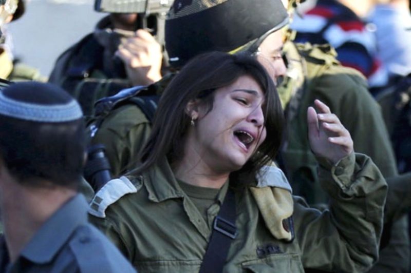 Tentara perempuan Israel menangis histeris - Istimewa