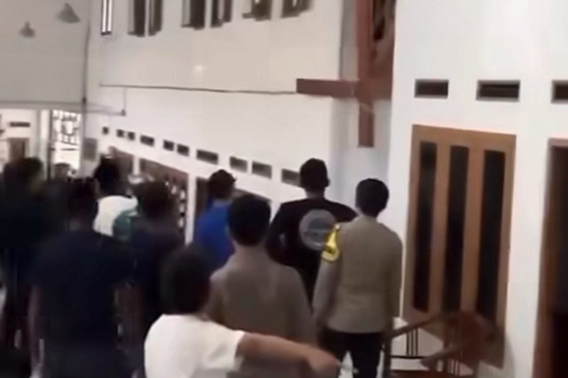 Perusakan vila di Cidahu Sukabumi - Ist
