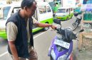 Warga Cibadak Sukabumi digegerkan penemuan motor diduga hendak dibakar - Ist