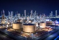 Oil Refinery atau kilang minyak - Ist