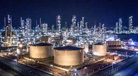 Oil Refinery atau kilang minyak - Ist