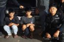 IW dan J (kiri dan tengah), bawa barang haram dari Jakarta, dua pria asal Sukabumi dibekuk di Bogor - Ist