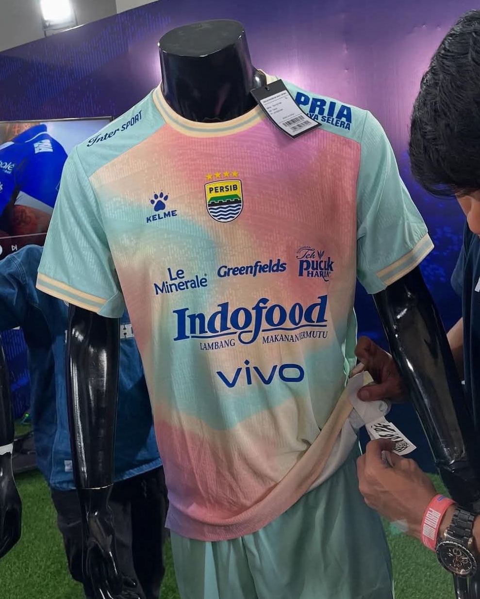 Jersey kiper Persib Kelme