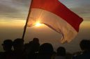 Merdeka, mengibarkan bendera merah putih - Ist