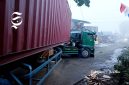 Trailer melintang jalan, Angkrong Sukabumi macet total - sukabumiheadline.com