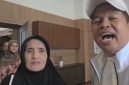 Emalia, ibu dari Reni Rahmawati saat bertemu Gubernur Jawa Barat Dedi Mulyadi - Ist