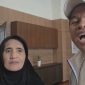 Emalia, ibu dari Reni Rahmawati saat bertemu Gubernur Jawa Barat Dedi Mulyadi - Ist