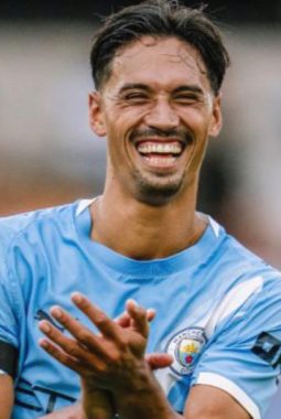Gelandang Manchester City Tijjani Reijnders wanti-wanti Persib usai Eliano bergabung