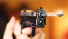 Ilustrasi menembak dengan pistol - Ist