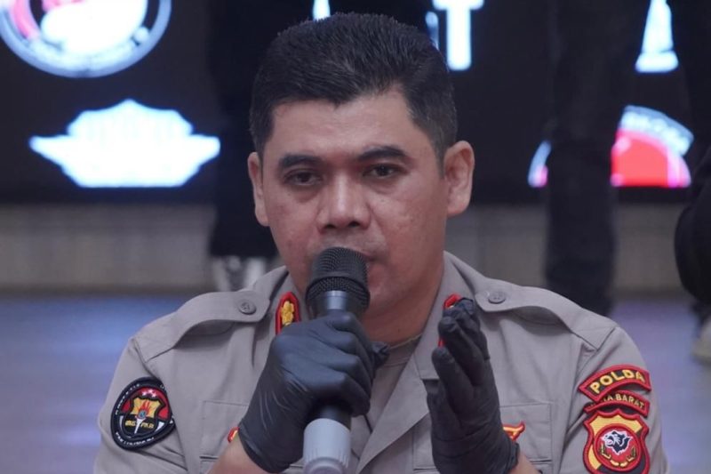 Kabid Humas Polda Jabar Kombes Pol Hendra Rochmawan - Ist