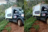 Mobil MBG terperosok jalan butut di Kalibunder Sukabumi - Syaepah Sumarna Sadevah