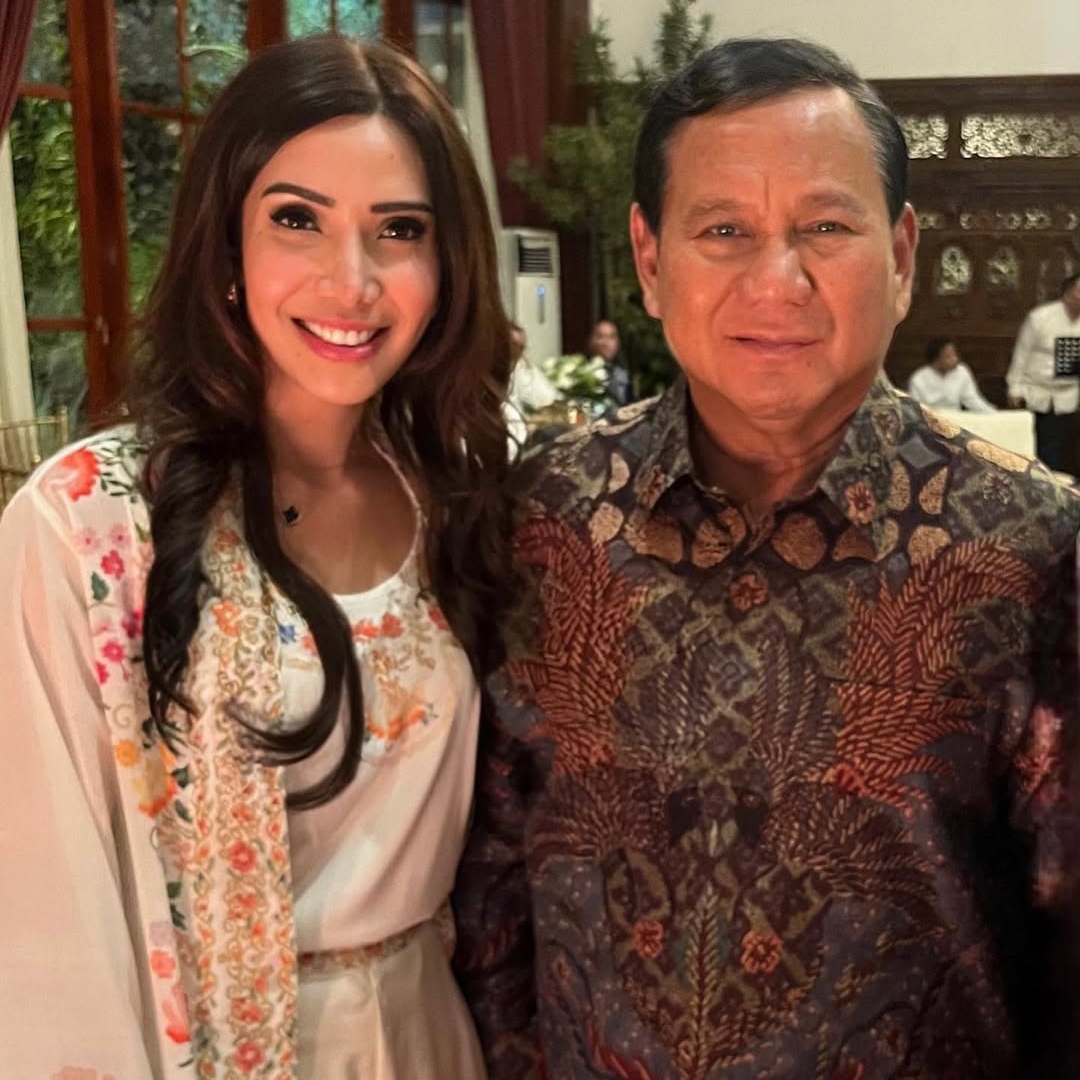 Momen wanita cantik asal Sukabumi pamer foto bareng Presiden RI, bukan orang sembarangan 1 Noumira Sjahril dan Prabowo Subianto