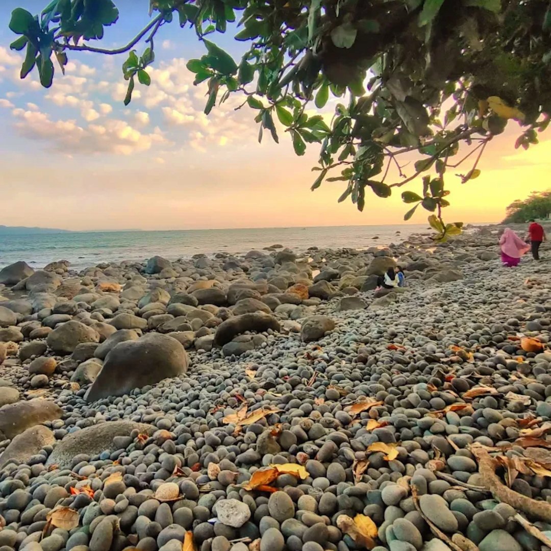Pantai Cempaka Ratu, Sukabumi - Dede Eko S