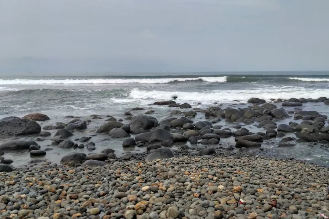 Pantai Cempaka Ratu, Sukabumi - Siswanto