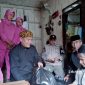Pemdes, Babinsa hingga Kapolsek bantu tuna netra sebatang kara di Nyalindung Sukabumi - Pemdes Bojongsari