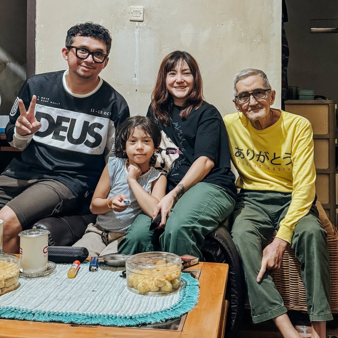 Poppy Sovia dan keluarga - @popsovia
