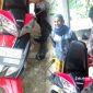 Warga Cidahu Sukabumi dikejutkan temuan sepeda motor tergeletak di samping rumah - Anry Wijaya