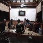 Warga sedang melakukan kegiatan ronda malam - Ist