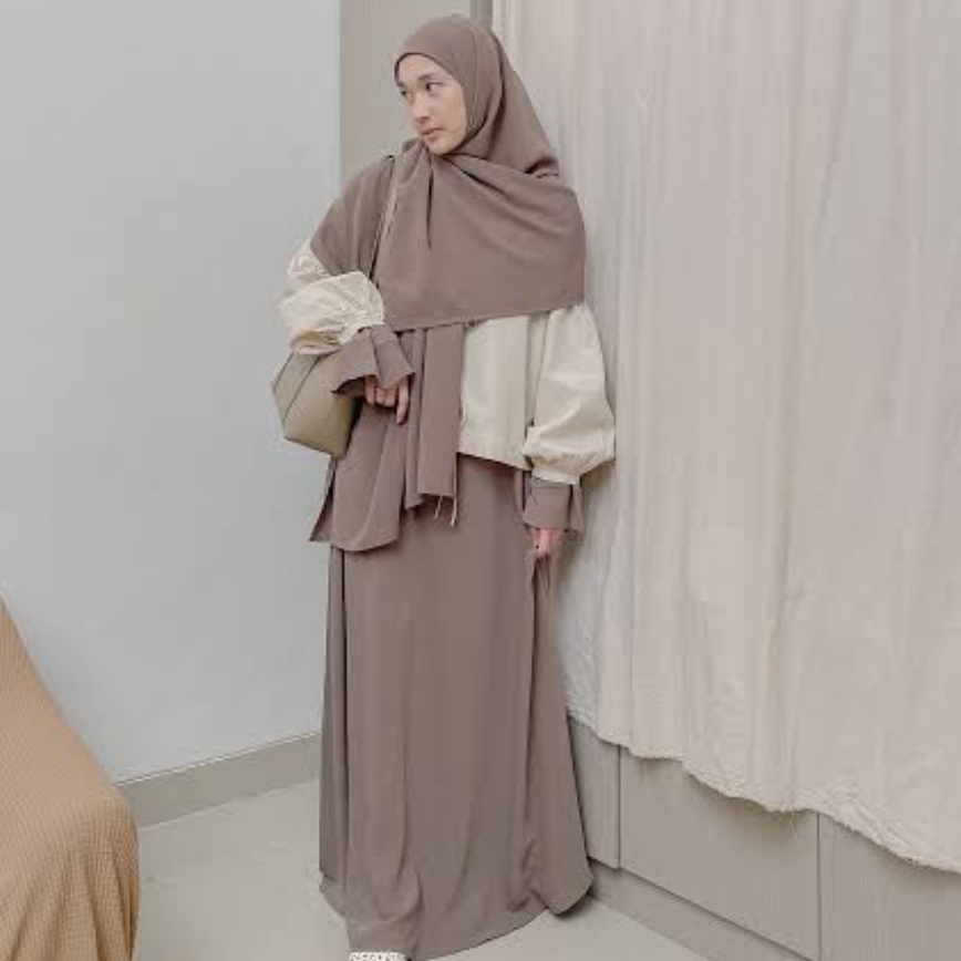 Hijabers Sukabumi, ini trend gamis, tunik, abaya akhir tahun versi AI, plus bahan dan warna 6 Abaya layering