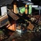Bangunan ambruk terdampak banjir di Cisolok Kabupaten Sukabumi - Sukabumi Sehati
