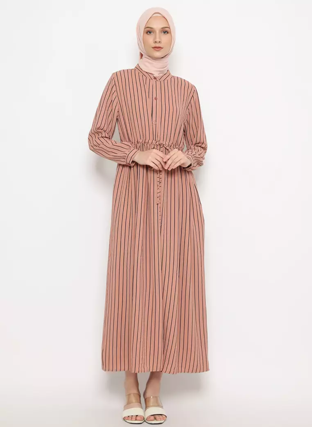 Hijabers Sukabumi, ini trend gamis, tunik, abaya akhir tahun versi AI, plus bahan dan warna 2 Gamis bahan crinkle