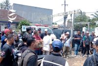 Gerakan Masyarakat Babakanjaya Bersatu geruduk kades di Parungkuda Sukabumi - Anry Wijaya