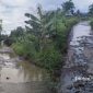 Hancur jalan penghubung Parungkuda - Bojonggenteng - Parakansalak Sukabumi - Anry Wijaya