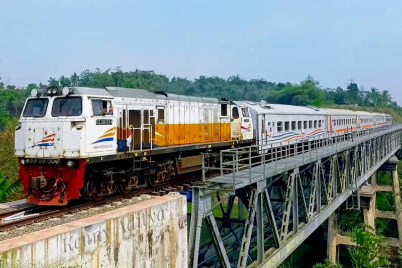 KA Siliwangi relasi Sukabumi-Cianjur-Cipatat - Ist