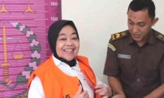 Terbukti korupsi Dana Desa, Kades Cikujang Sukabumi masih tersenyum lebar