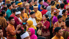 Kerumunan manusia - sukabumiheadline.com/AI