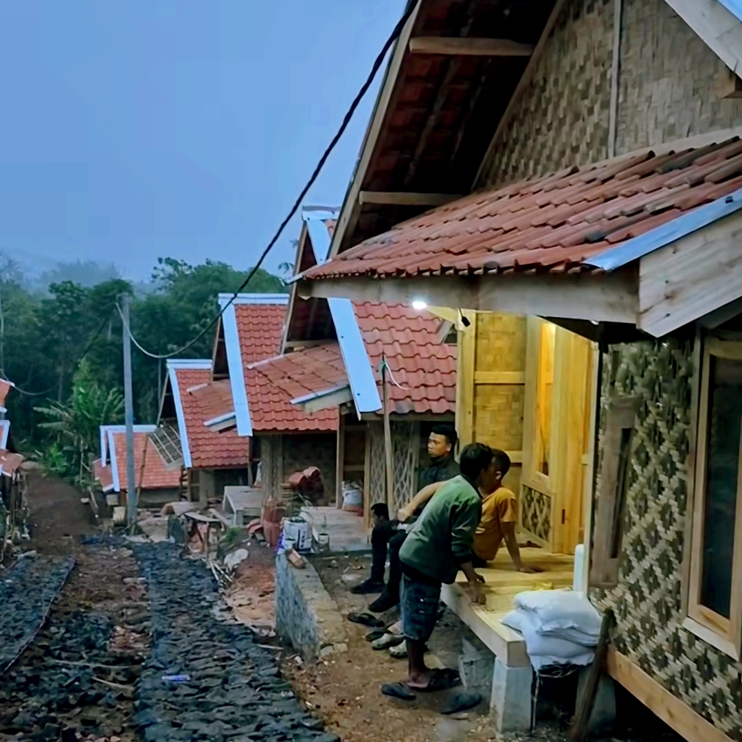 Petang di Kampung KDM