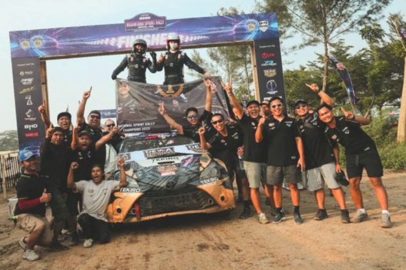Tim Dewa United Motorsports mengunci gelar Juara Nasional Tim Sprint Rally 2025 di putaran 5 - Dewa United Motorsports