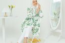 Tunik dengan detail ruffle