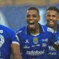 Uilliam Barros selebrasi usai mencetak gol - Persib