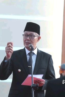 Wali Kota Sukabumi lantik pejabat eselon II dan Direktur Perumda BPR