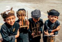 Anak-anak di Kasepuhan Sinarresmi - Kasepuhan Sinar Resmi