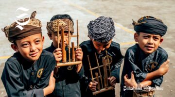 Anak-anak di Kasepuhan Sinarresmi - Kasepuhan Sinar Resmi