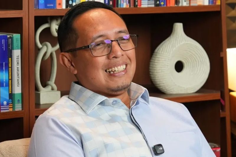 Eks Kepala Kantor Komunikasi Kepresidenan (PCO) Hasan Nasbi - @bukankalengkaleng.id