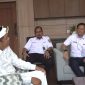 Gubernur Jawa Barat Dedi Mulyadi bersama Direktur Utama PT Kereta Api Indonesia (KAI) Bobby Rasyidin - Pemprov Jawa Barat